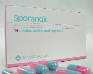 sporanox package and capsules